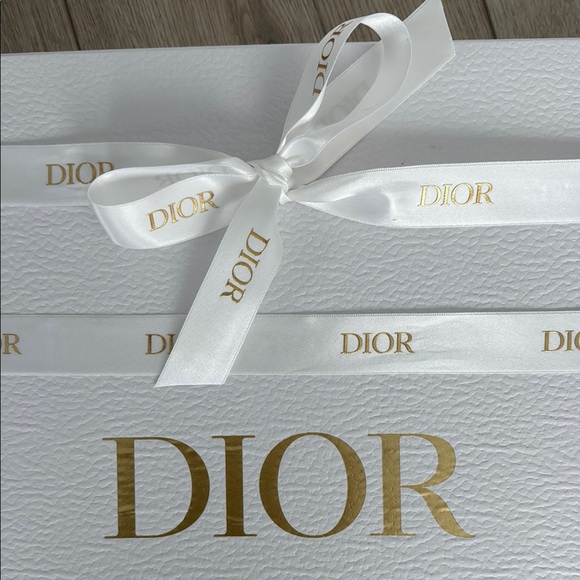 DIOR GIFT BOX, GIFT BAG WITH GOLD STAR & DIOR RIBBON - Picture 5 of 14